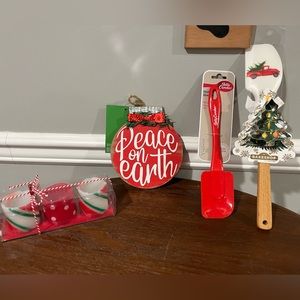 Holiday/Christmas Bundle includes Pier 1 mini motive, 2 holiday spatulas & decor
